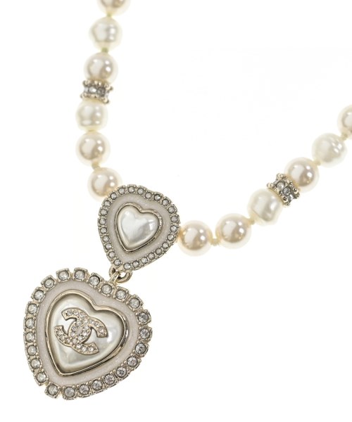 CHANEL シャネルネックレス レディース - 白系【中古】【古着】｜RAGTAG（ブランド古着のラグタグ）