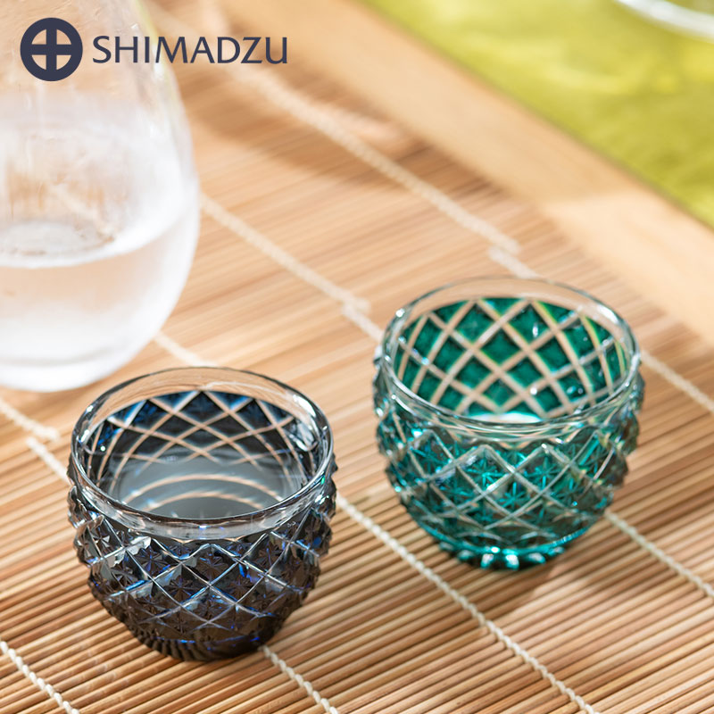 薩摩切子 猪口 大 cut34 緑 藍 復元 島津薩摩切子 薩摩ガラス工芸 鹿児島 切子 おちょこ 送料無料
