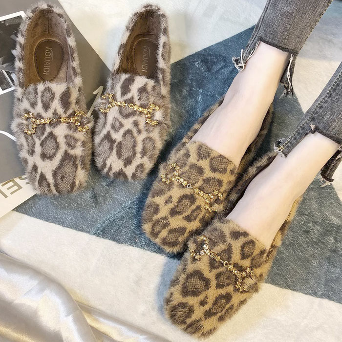 夏のお出かけに! A.P.C レオパード柄 ローファー 毛皮の質感が◎ dx-llf-fur11-th.jpg