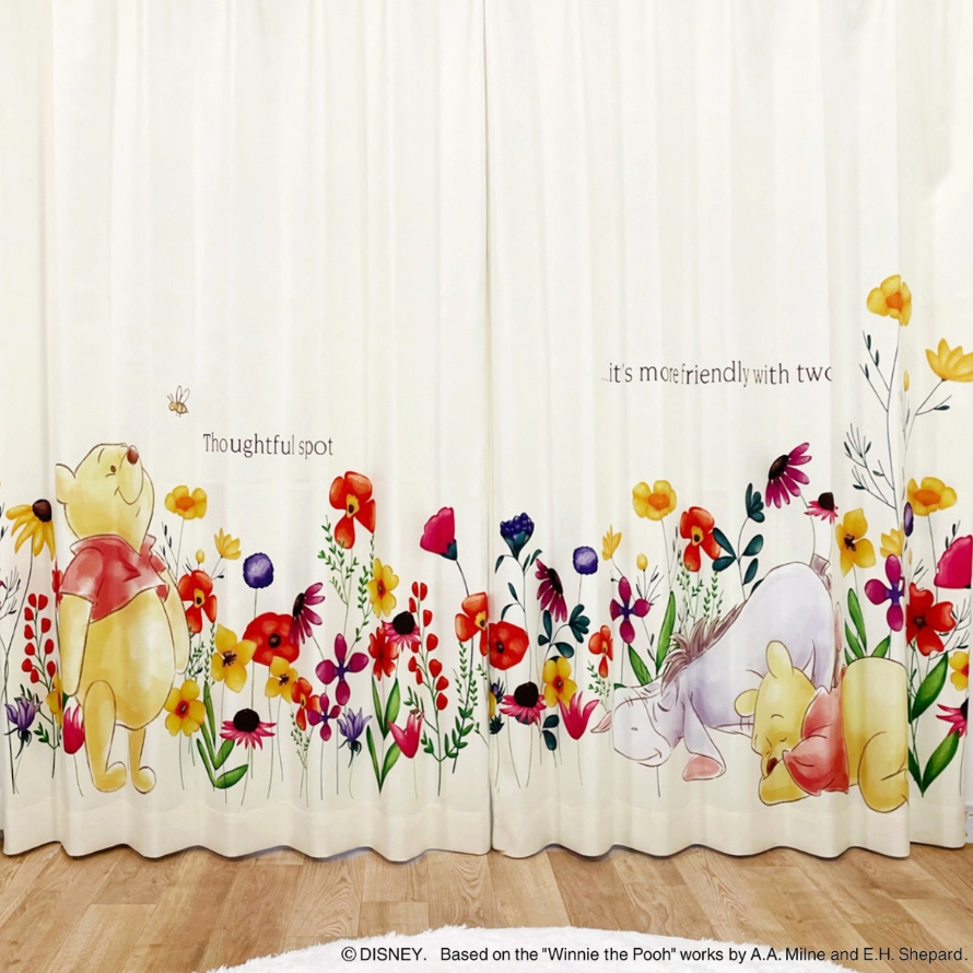 Totally Minnie Mouse フラットカーテン(２枚入り) Totally Minnie Mouse フラットカーテン(2枚入り)