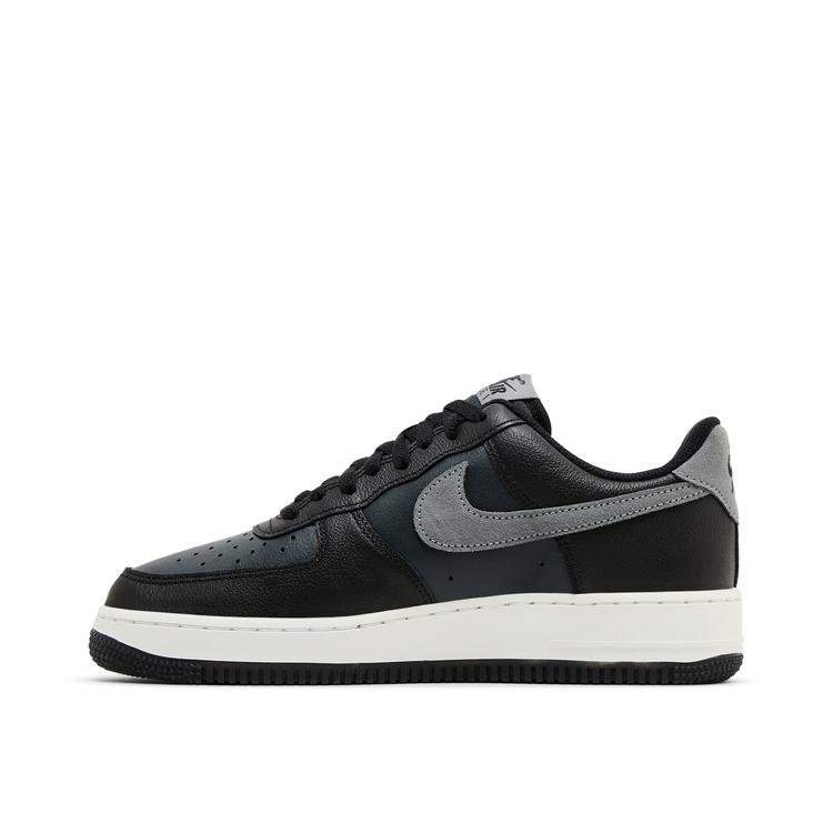 【海外限定 お取り寄せ商品】NIKE AIR FORCE 1 '07 SMOKE GREY FJ4170-004 メンズ レディース 人気 おしゃれ｜RAISE
