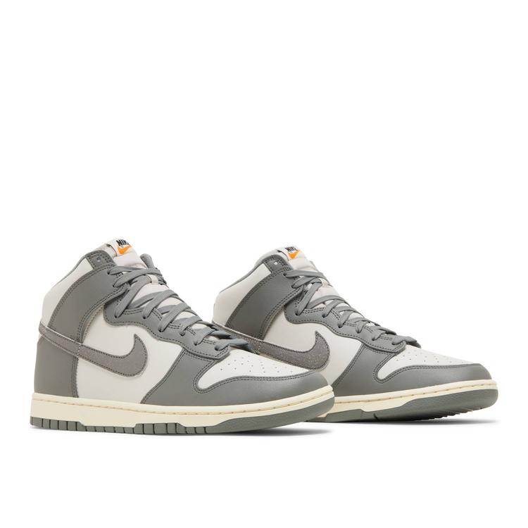 楽天市場】NIKE DUNK HI RETRO SE VNTG LIGHT BONE/TUMBLED GREY