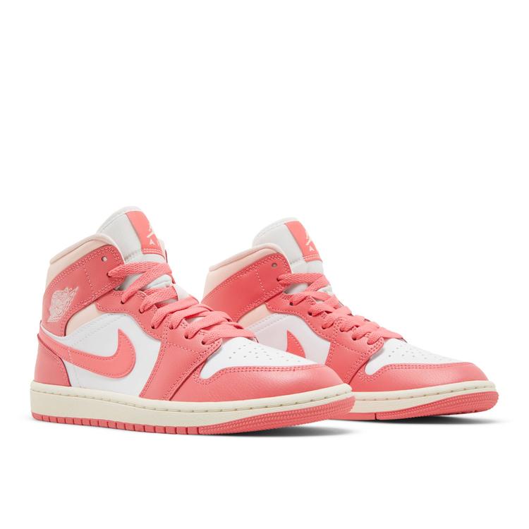 ナイキ ウィメンズ エアジョーダン1 ミッド \"ストロベリー アンド クリーム\" 楽天市場】Nike WMNS Air Jordan 1 Mid Strawberries and Cream