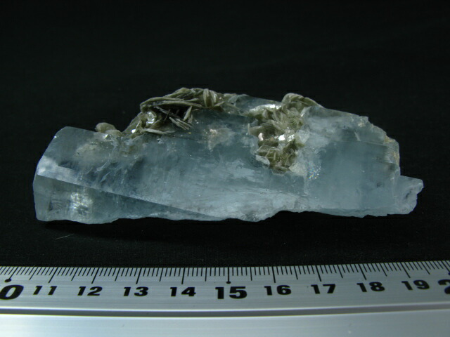 326 宝石質 クラスター アクアマリン モスコバイト 標本 結晶 原石 326