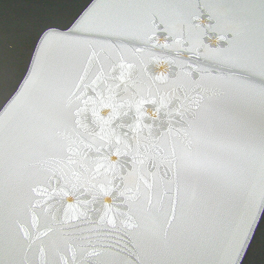 黒 鶴刺繍 半襟 楽天市場】刺繍半衿 半襟 白／金 鶴に松竹梅 結婚式 成人式