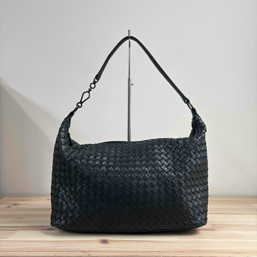 【中古】 BOTTEGA VENETA ボッテガ ヴェネタ イントレチャート 壱ショルダーバッグ 黒いこと