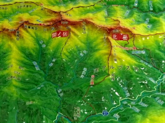 楽天市場】ジオラマ地図 穂高連峰（穂高岳・常念岳） : ラリー
