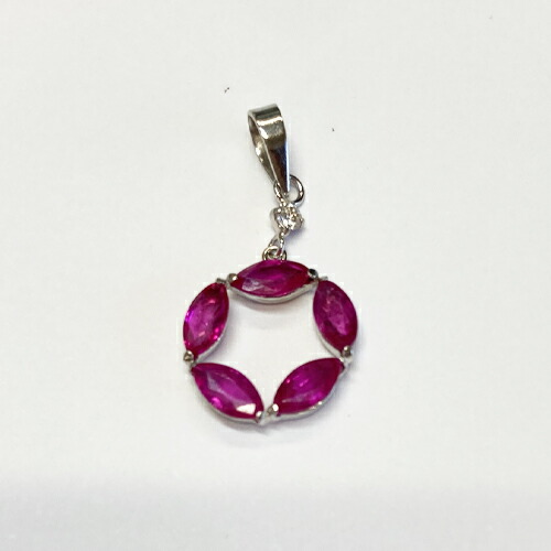PT900 ルビー 0.70カラット 2.5mm×5mm マーキス 5個付 花型ペンダント ダイヤモンド0.03ct ファッション　ジュエリー アクセサリー　 レディース 　ギフト　 7月誕生石　クリスマス　母の日　還暦祝い　結婚記念日　プレセント　無料ラッピング