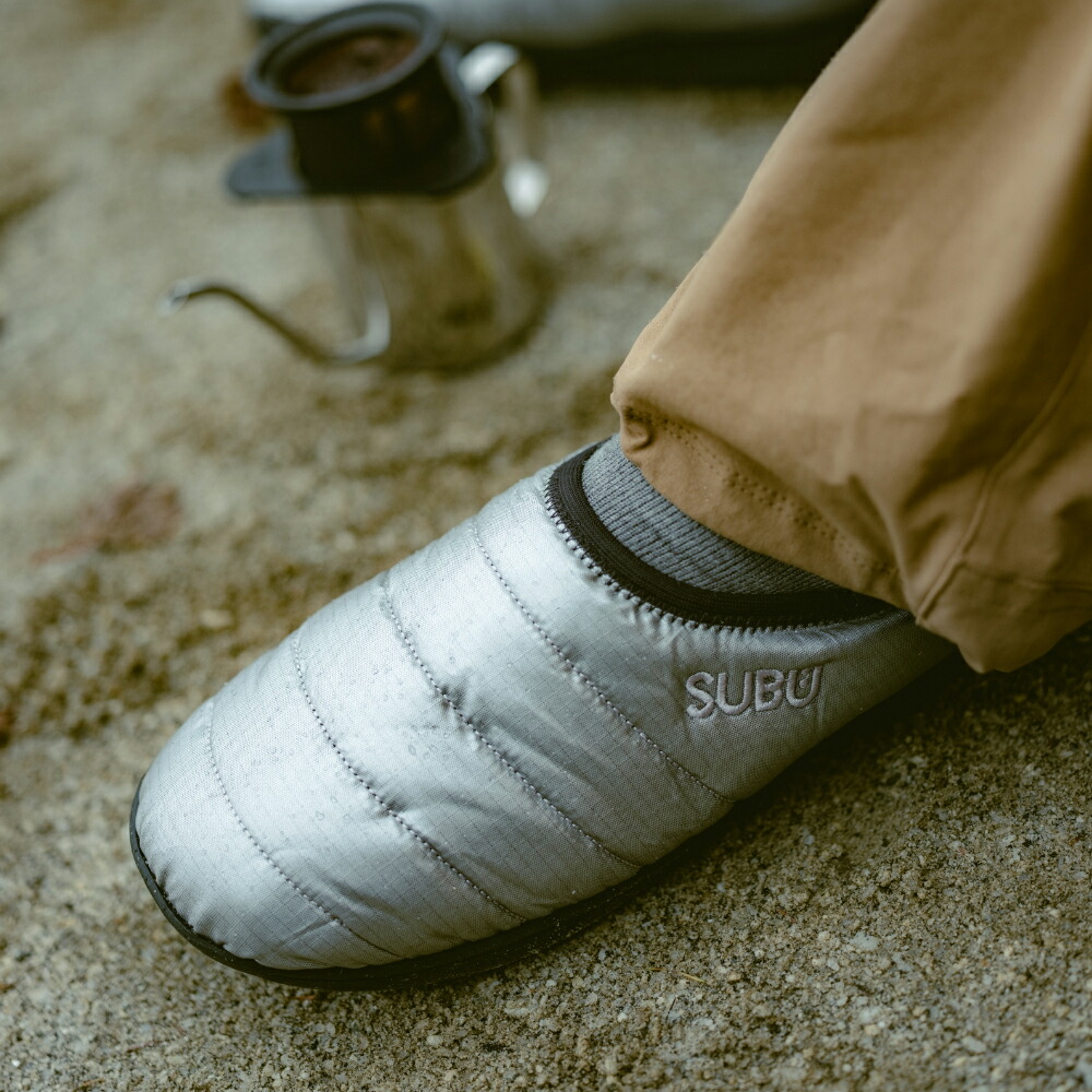 楽天市場 Subu スブ 折り畳み ダウンサンダル Sp 全3色 スリッパ ミュール バブーシュ風 サボサンダル ルームシューズ 防寒 ボアレディース メンズ ユニセックス 男女兼用 シューズバッグ付 2つ折り 送料無料 19 ランブル バイ ジーマ