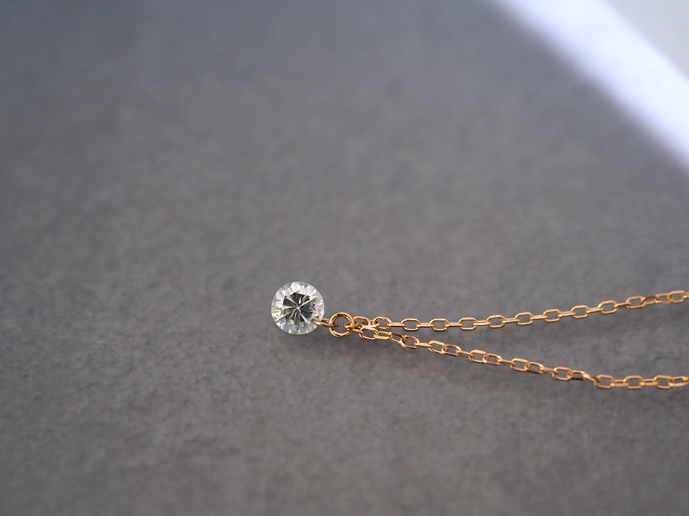 【楽天市場】K18 ダイヤモンド ネックレス 0.2ct アンドレス 自然体でいられる裸のダイヤモンド 18k 18金 一粒ダイヤ ネックレス
