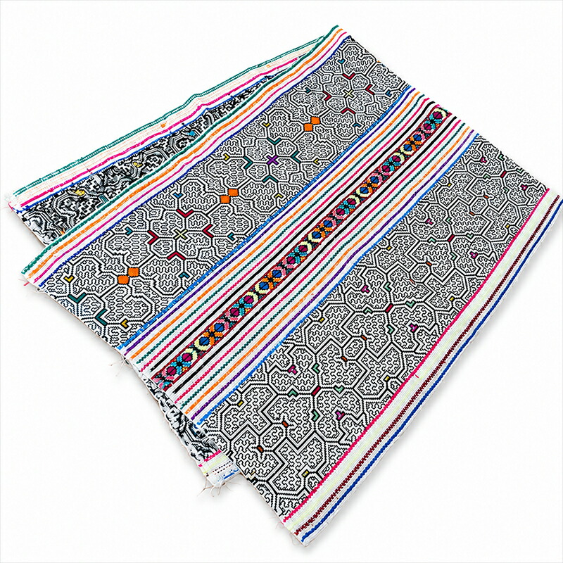 【一点物】ペルー共和国 シピボ族 刺しゅう布 幅：５３ｃｍ×縦：１３５ｃｍ 重さ：２７６ｇ【貨物輸送無料】