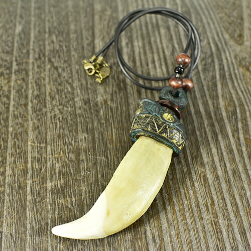 【一点物】西田智三作　バンドメイド　アイヌ紋様　エンジュ　熊爪　キーホルダー 楽天市場】【一点物】アイヌ紋様 エンジュ(槐) 彫刻 ヒグマの爪