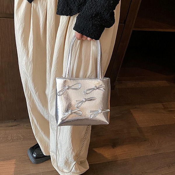 楽天市場】キスマークバッグ リップチェーン ショルダーバッグ