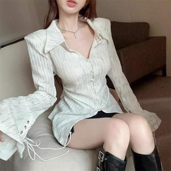 きちんと感をGET ボトムシャツ 女性 修身 受け取って腰 正肩服 デザインセンス トップス｜ドレミファソラ・ねこ