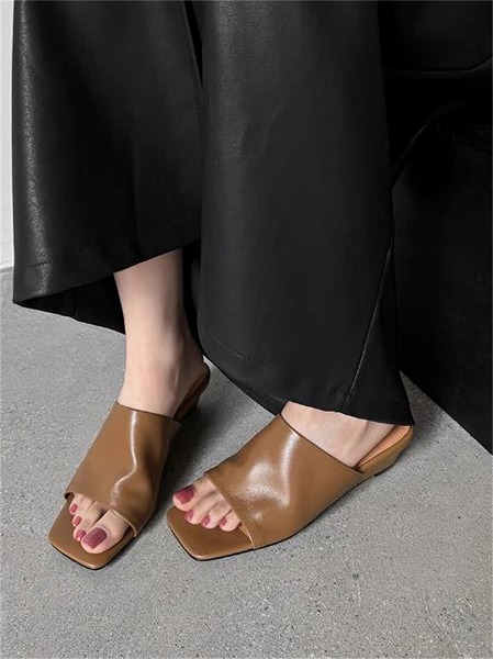 NEW品質は本当に素晴らしいです スローピングヒールサンダル ミッドストラップシンプルデザイン