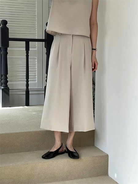 簡単スタイルアップ クロップドパンツ タンクトップ 快適である 袖なし 新品 スリム 2点セット