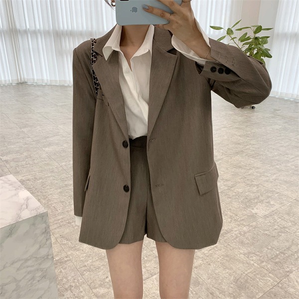 少しの甘さが大人っぽい 2点セット 快適である 怠惰な風 ショートパンツ コート スーツ ハイウエスト｜ドレミファソラ・ねこ