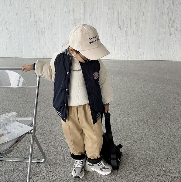 子供服 秋と冬コート 韓国風 　男の子コートキッズ トップス 厚いコート 裏毛付き★90-140