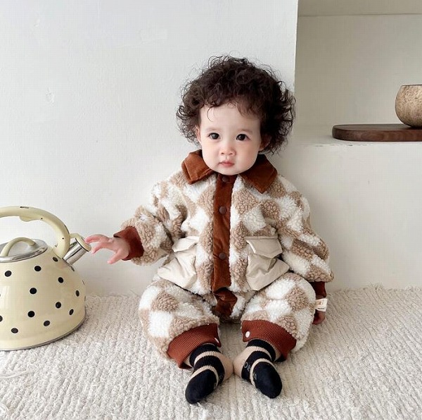超人気ベビー服　ロンパース　秋冬新品　ふわふわ　シンプル　オールインワン 裏毛付き