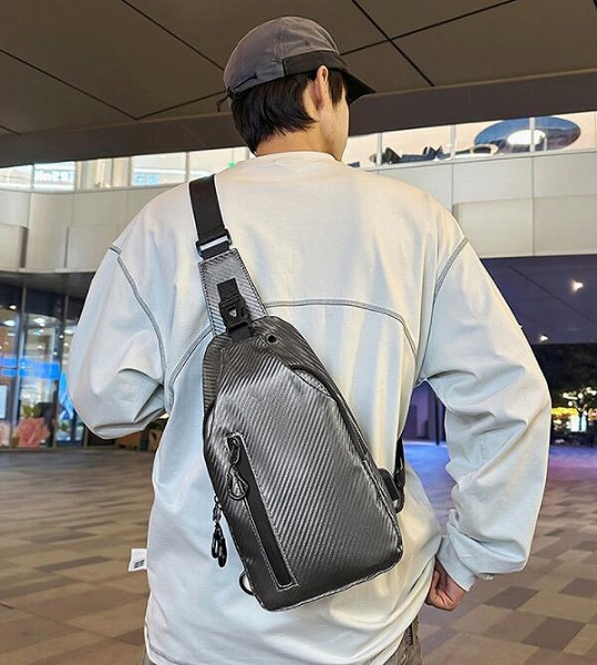 NEWショルダーバッグ 斜めがけ ボディーバッグ フェイクレザー サコッシュ