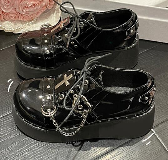 シューズ 靴 レディース パンプス フェイクレザー 厚底 ラウンドトウ 暗黒系 ローファー｜ドレミファソラ・ねこ
