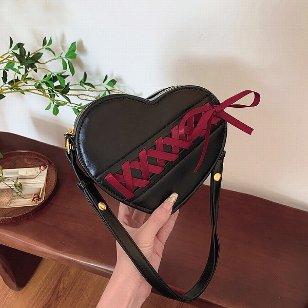 新作レディースファッション　斜めかけショルダーバッグ　合わせやすい　オシャレ人気鞄
