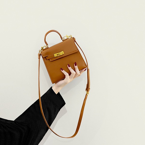 新作ファッションショルダーバッグ　流行バッグ　レーディスファション商品　バッグ