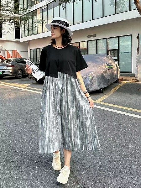新作レディース流行り物 心地よい ゆったり 半袖Ｔシャツ風衣装