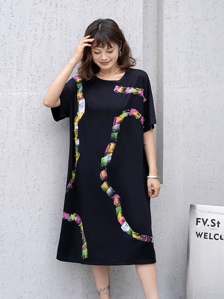 夏レディースファッション　カジュアル　ゆったり　ストレート　半袖　ワンピース 8,939円