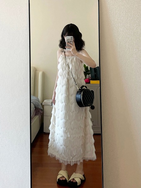 夏　レディースファッション　着やせ　オシャレ　セクシー　キャミワンピース