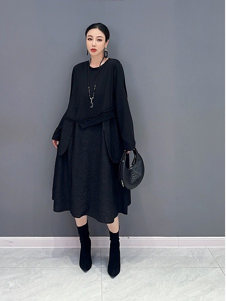 ニットワンピース　レーディスファション洋服　ゆったりサイズワンピース