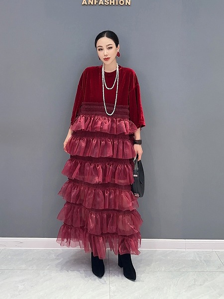 レーディスファション洋服 ゆったりサイズワンピース オシャレワンピース