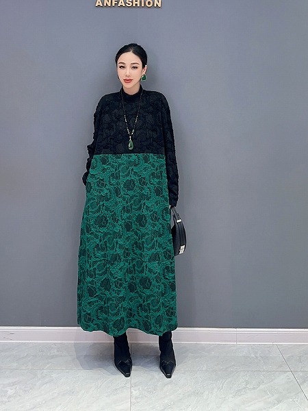 カラーワンピース　レーディスファション洋服　オシャレワンピース　人気商品