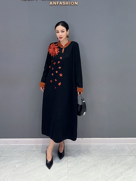 ニットワンピース　レーディスファション洋服　ゆったりサイズワンピース