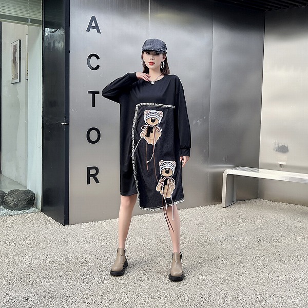 秋のゆったりサイズ長袖ワンピース　個性的ワンピース　レーディスファション洋服
