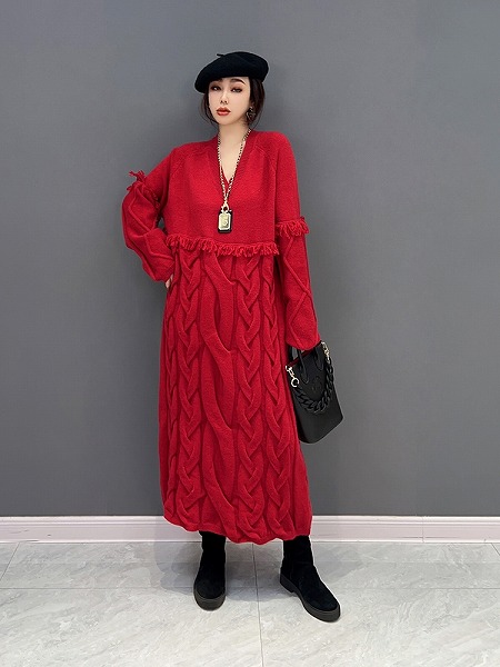 レーディスファション洋服　ワンピース　おしゃれニットVネックワンピース