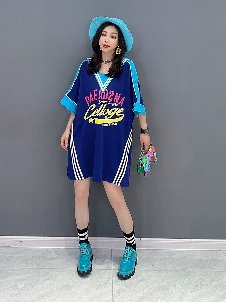 Tシャツ風ワンピース　チュニックワンピース　レーディスファション商品　ゆったりサイズ｜ドレミファソラ・ねこ
