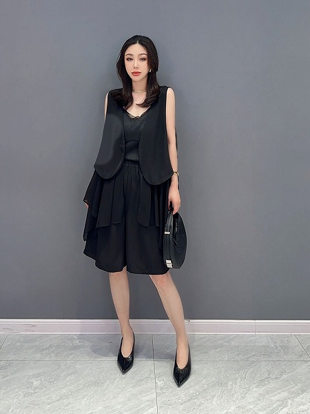 カジュアルベストとショートパンツ2点セット　レーディスファション商品　人気セット