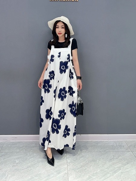 花柄ストラップワイドパンツ レーディスファション商いもの 一般受けオールインワンズボン下