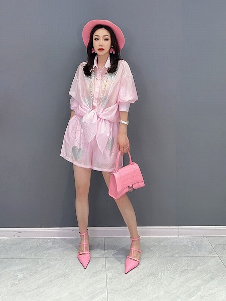 カジュアルシャツトップスとショートパンツ2枚セット　レーディスファション商品