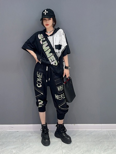 ゆったりカジュアルトップスとパンツ2点セット　レーディスファション商品　セット