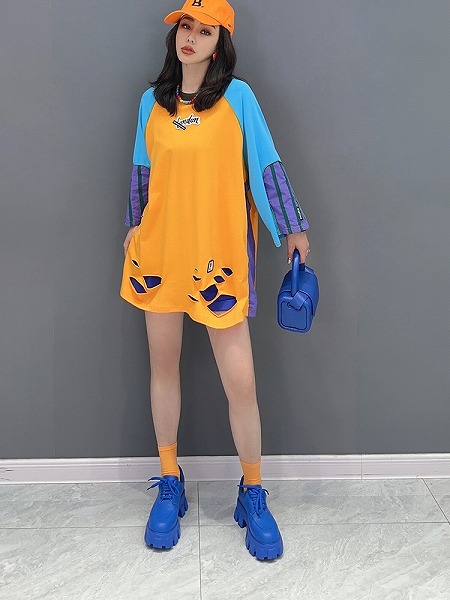 おしゃれトップス　カジュアル単品　Tシャツ　レーディスファション商品　トップス