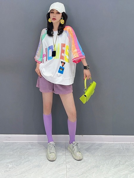 おしゃれトップス 　カジュアルブラウス　個性的トップス　レディースファション商品