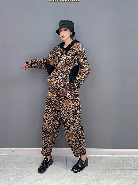 おしゃれなトップスとパンツ2点セット　フード付きブラウスカジュアルパンツ｜ドレミファソラ・ねこ