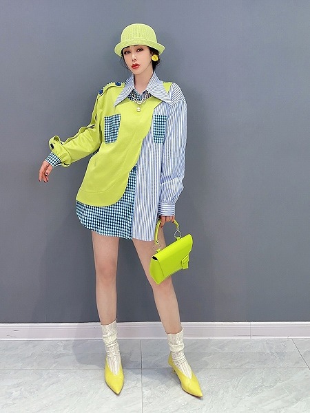 レディースファション服　ファションシャツ　カジュアルトップス　人気商品