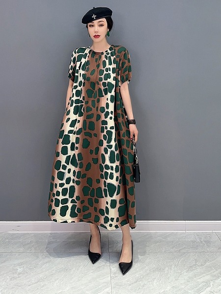 レディースファション服　ワンピース　おしゃれワンピース　ファションワンピース
