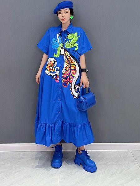 プリントのゆったりワンピース　レディースファション服　シャツ風ワンピース｜ドレミファソラ・ねこ