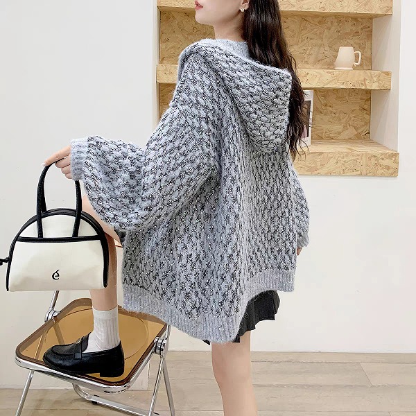 秋冬のゆるいセーターのカーディガン　スパンコールコート　ファションコート