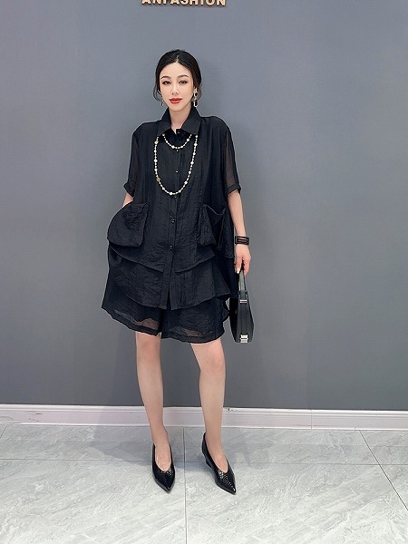おしゃれなシャツとショートパンツ2点セット　日焼け止め　ファション商品　セット