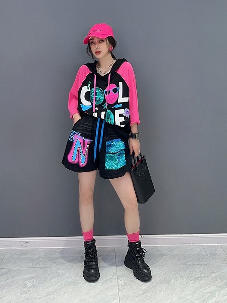 おしゃれなフード付きトップスとショートパンツ2点セット　レディースファション商品｜ドレミファソラ・ねこ 13,107円